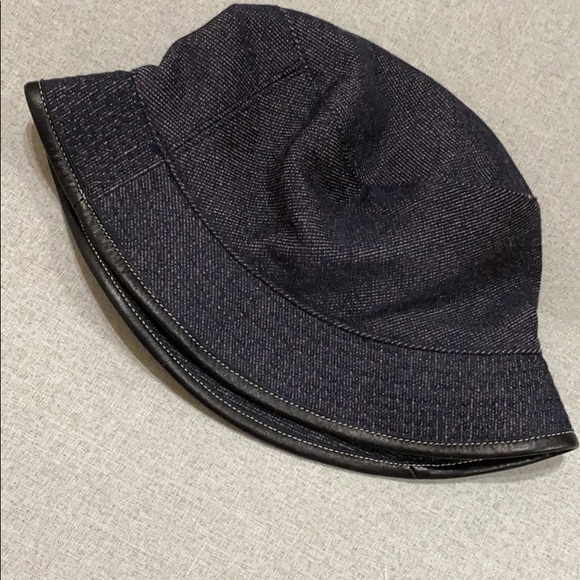 🚨SALE🚨Gently used once Coach bucket hat - Picture 11 of 12